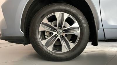 2023 TOYOTA KLUGER gallery