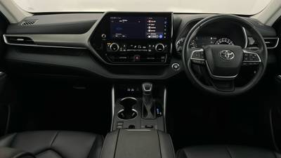 2023 TOYOTA KLUGER interior