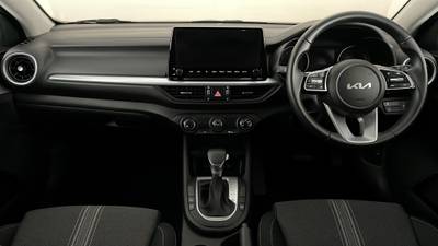 2023 KIA CERATO interior