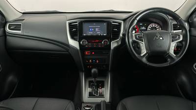 2021 MITSUBISHI TRITON interior