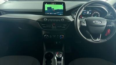 2018 FORD FOCUS interior