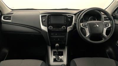 2023 MITSUBISHI TRITON interior