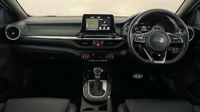 2021 KIA CERATO interior