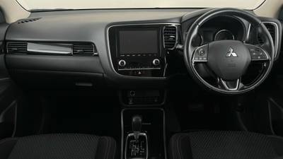 2021 MITSUBISHI OUTLANDER interior