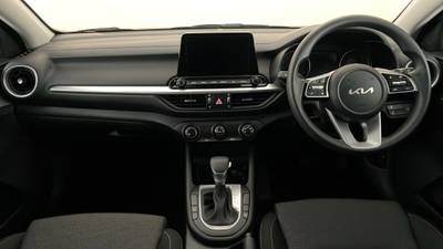 2023 KIA CERATO interior