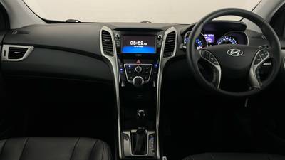 2016 HYUNDAI I30 interior