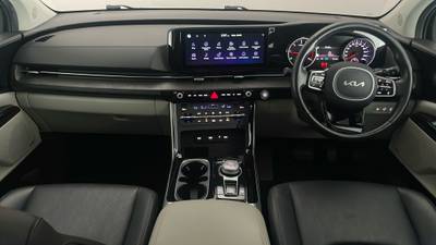 2022 Kia Carnival interior