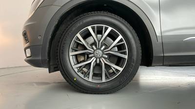 2016 VOLKSWAGEN TIGUAN gallery