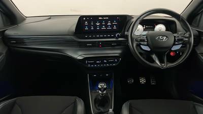 2023 HYUNDAI I20 interior