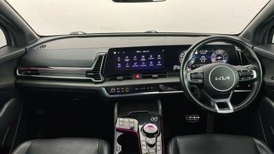 2022 KIA SPORTAGE interior