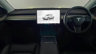 2023 TESLA MODEL Y interior