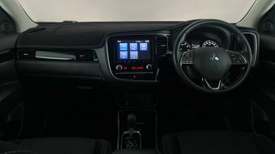 2021 Mitsubishi Outlander interior