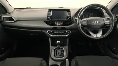 2018 HYUNDAI I30 interior