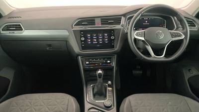 2022 VOLKSWAGEN TIGUAN interior