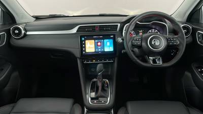 2025 MG ZST interior