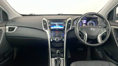 2016 HYUNDAI I30 interior