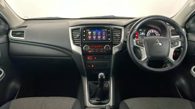 2018 MITSUBISHI TRITON interior