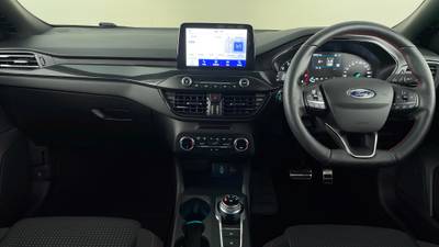 2019 FORD FOCUS interior