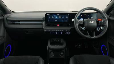 2023 HYUNDAI IONIQ 5 interior