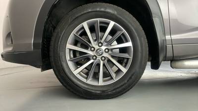 2017 TOYOTA KLUGER gallery