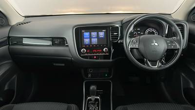 2020 MITSUBISHI OUTLANDER interior