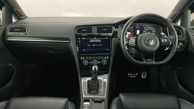 2019 VOLKSWAGEN GOLF interior