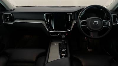 2019 VOLVO V60 interior
