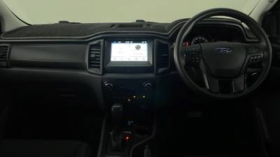2017 FORD EVEREST interior