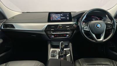 2020 BMW 6 interior