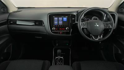 2021 MITSUBISHI OUTLANDER interior