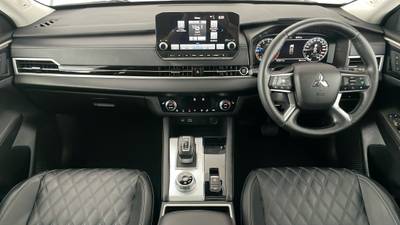 2024 Mitsubishi Outlander interior