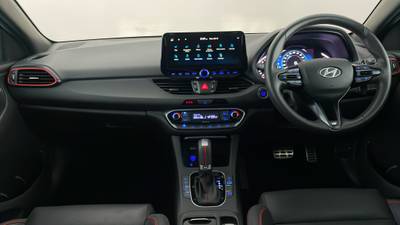 2022 HYUNDAI I30 interior