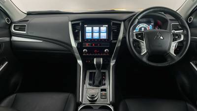 2024 MITSUBISHI PAJERO SPORT interior