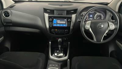 2018 Nissan Navara interior