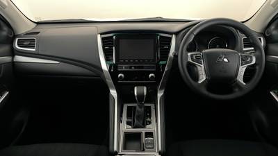 2023 MITSUBISHI PAJERO SPORT interior