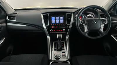 2021 MITSUBISHI PAJERO SPORT interior