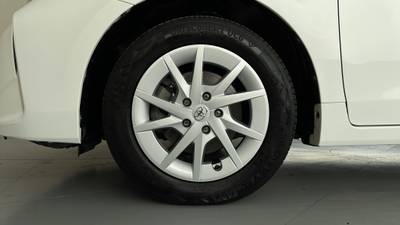 2018 TOYOTA PRIUS V gallery