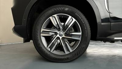 2022 LDV D90 gallery