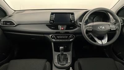 2018 HYUNDAI I30 interior