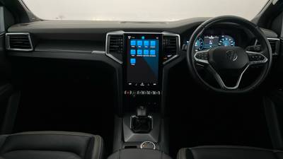 2024 VOLKSWAGEN AMAROK interior