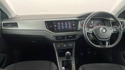 2018 VOLKSWAGEN POLO interior