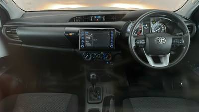 2021 TOYOTA HILUX interior