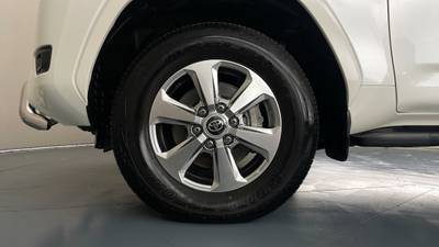 2022 TOYOTA LANDCRUISER gallery