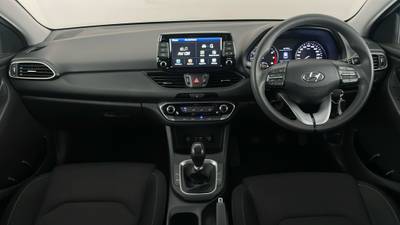 2019 HYUNDAI i30 interior