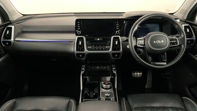 2022 KIA SORENTO interior