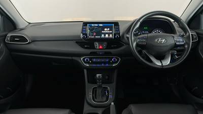 2019 HYUNDAI I30 interior