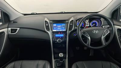 2015 HYUNDAI i30 interior