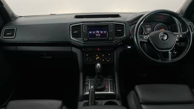 2020 VOLKSWAGEN AMAROK interior
