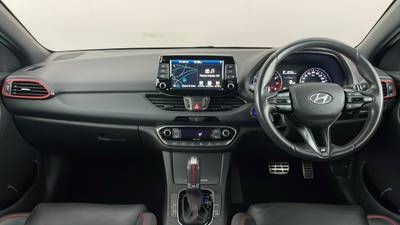 2019 HYUNDAI I30 interior