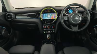 2023 MINI 3D HATCH interior